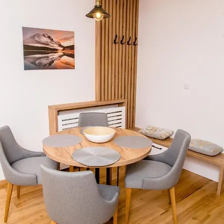 Teodor Διαμέρισμα *